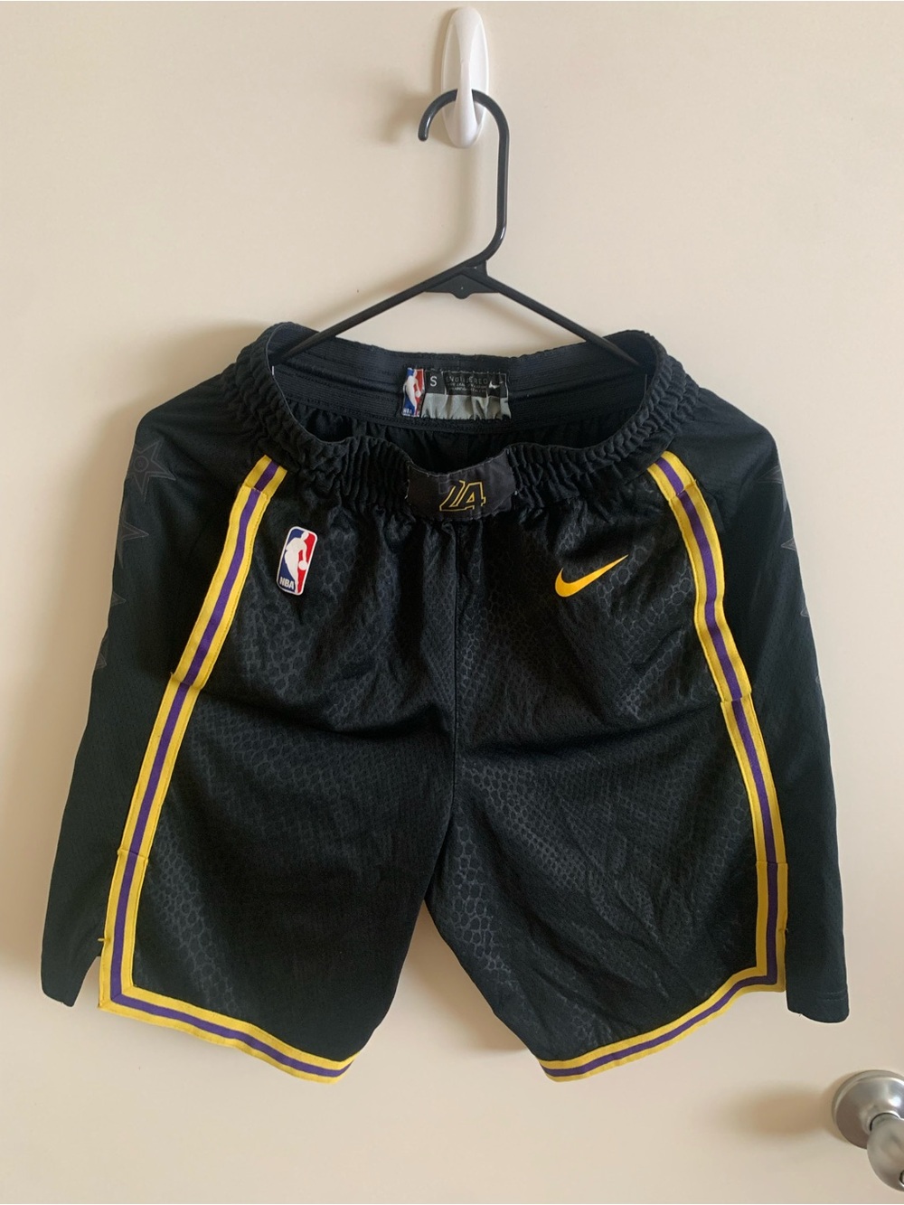 Nike Lakers LORE Kobe Black Mamba NBA Swingman Shorts Men Small. Good Condition.